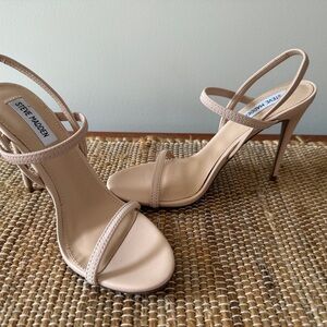Steve Madden Beautiful Nude Strappy Heels Sz 8